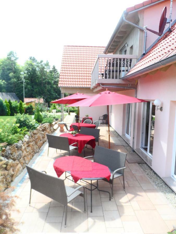 Pension Am Kirschgarten 格斯韦因斯泰因 外观 照片